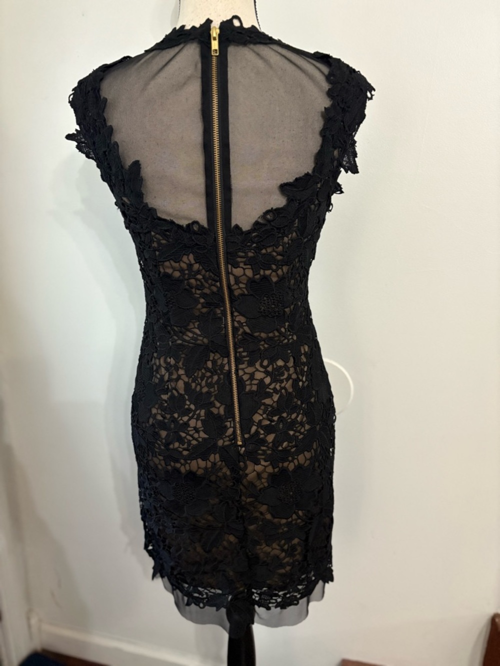 Vintage Caché Black Lace Cocktail Dress Two-Tone Nude Underlay SIZE 4 - Picture 4 of 6
